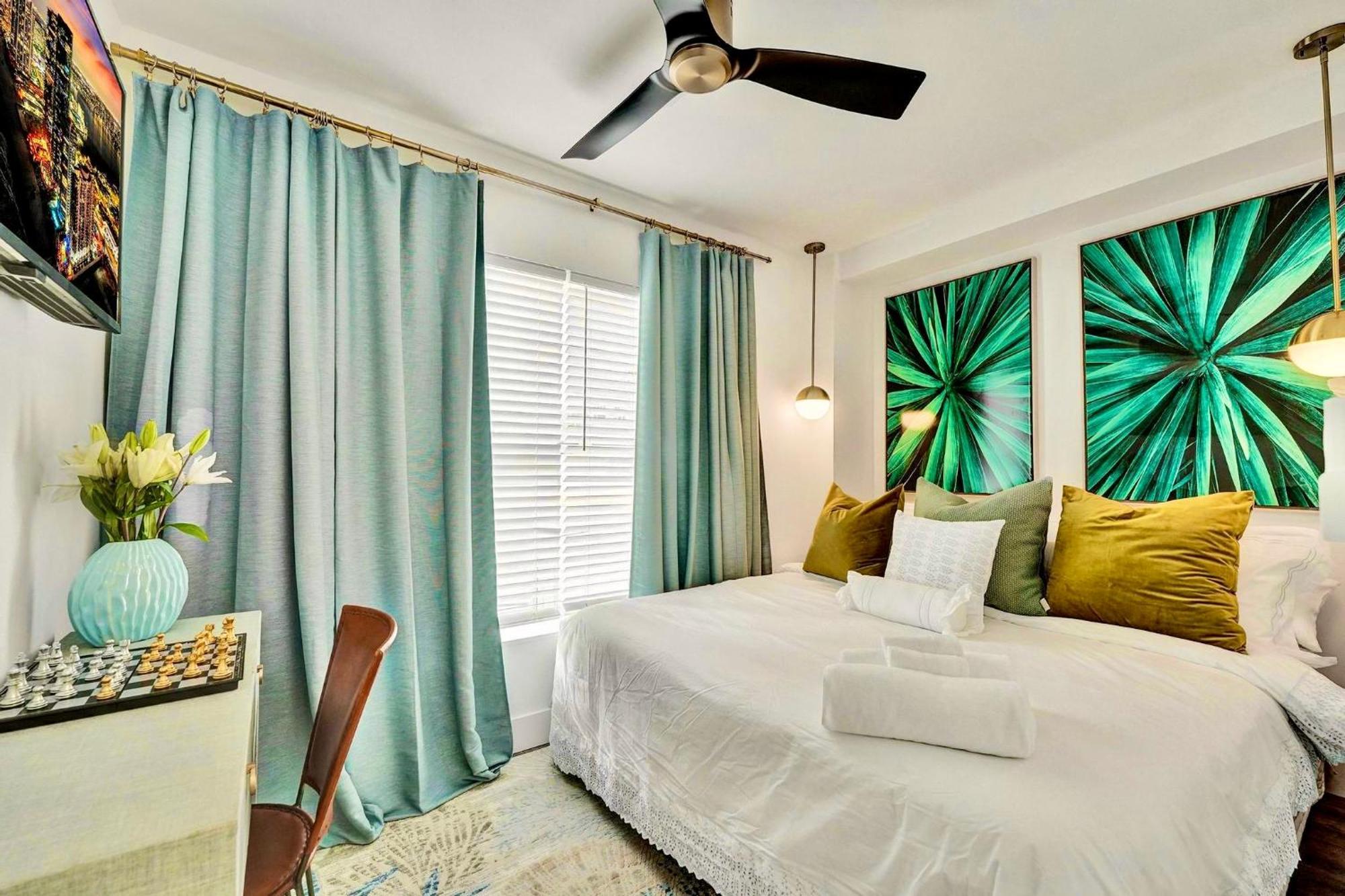 Slice Of Paradise Steps To The Beach- California King Bedroom And Sofa Bed Miami Beach Esterno foto