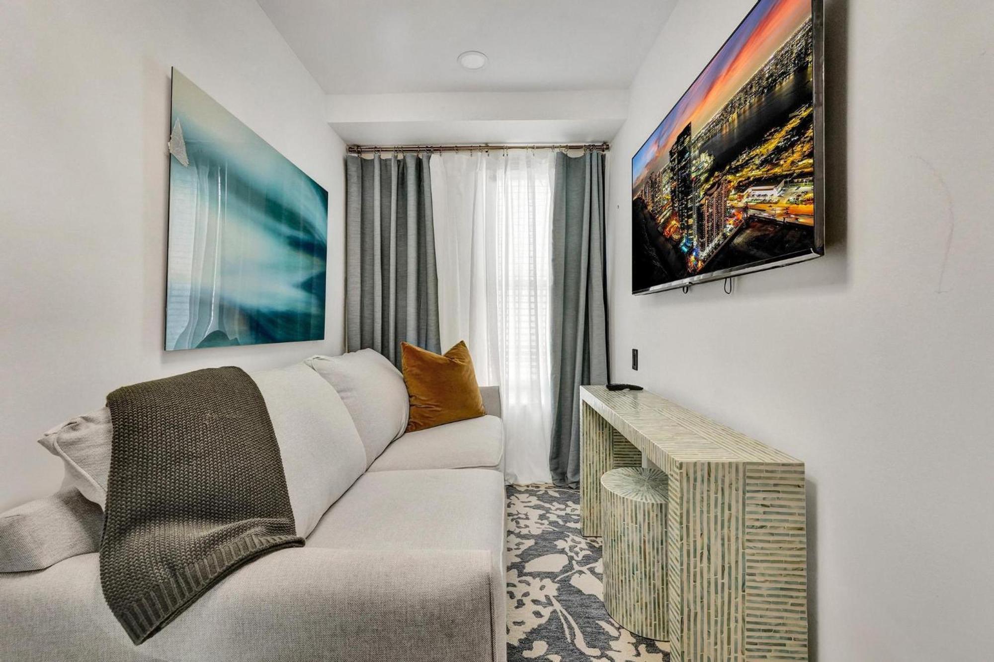 Slice Of Paradise Steps To The Beach- California King Bedroom And Sofa Bed Miami Beach Esterno foto