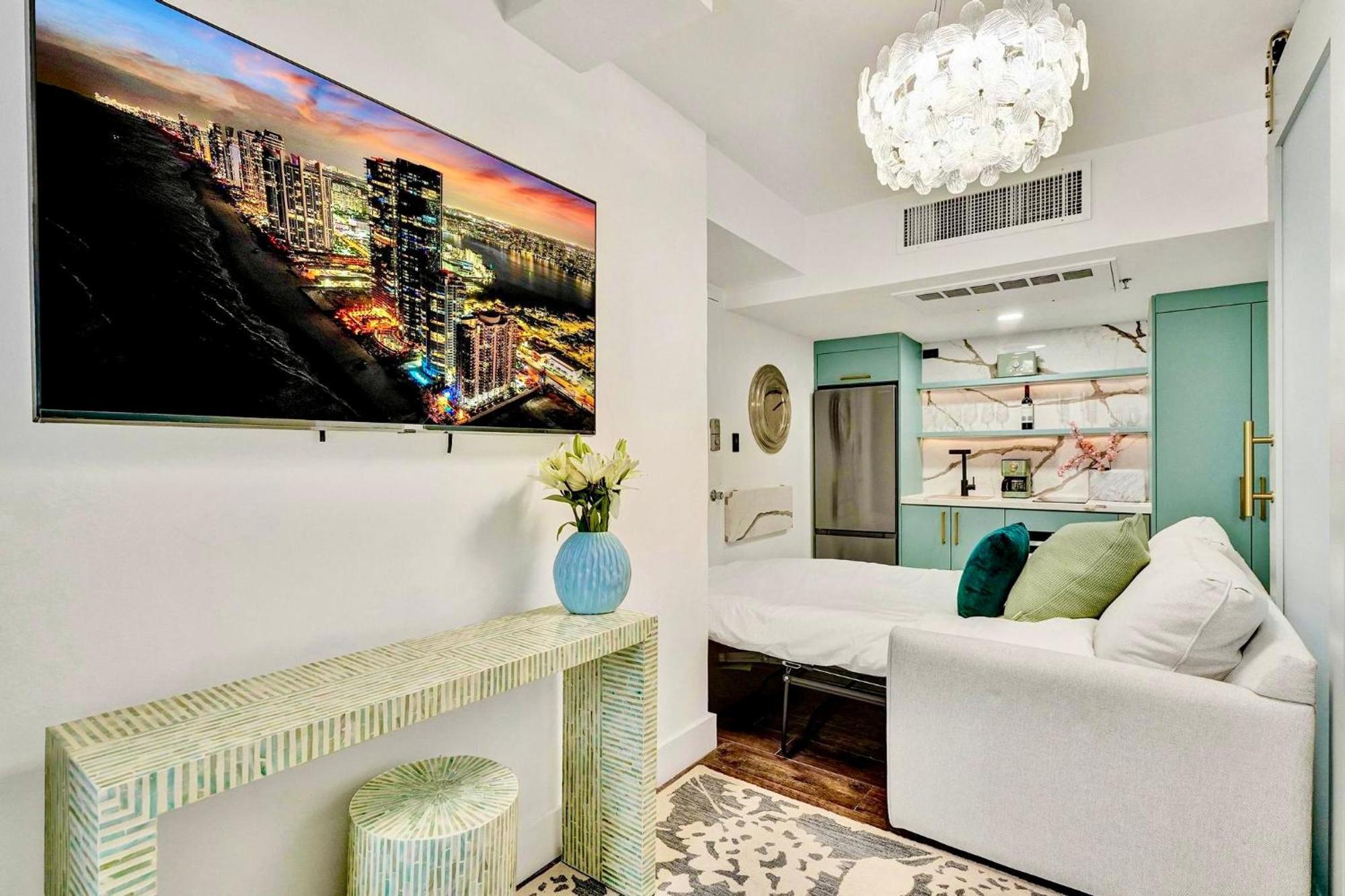 Slice Of Paradise Steps To The Beach- California King Bedroom And Sofa Bed Miami Beach Esterno foto